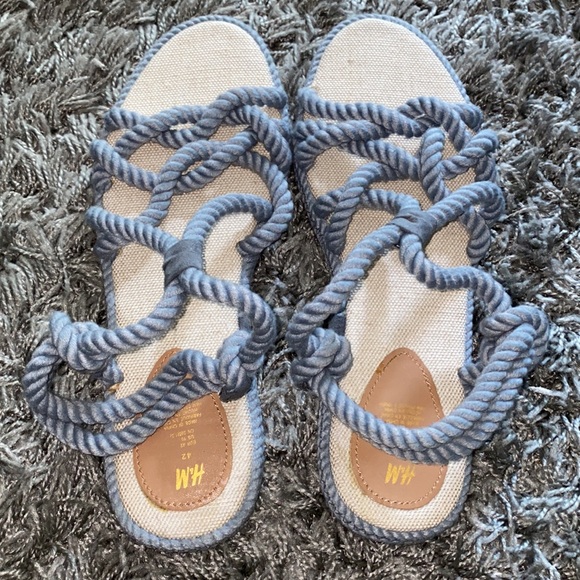 H&M Sandals - Picture 2 of 4
